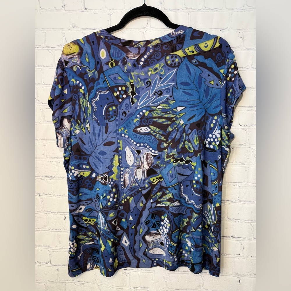 Travelers by Chico’s abstract short sleeve v-neck pullover top size 3/large - Picture 2 of 5